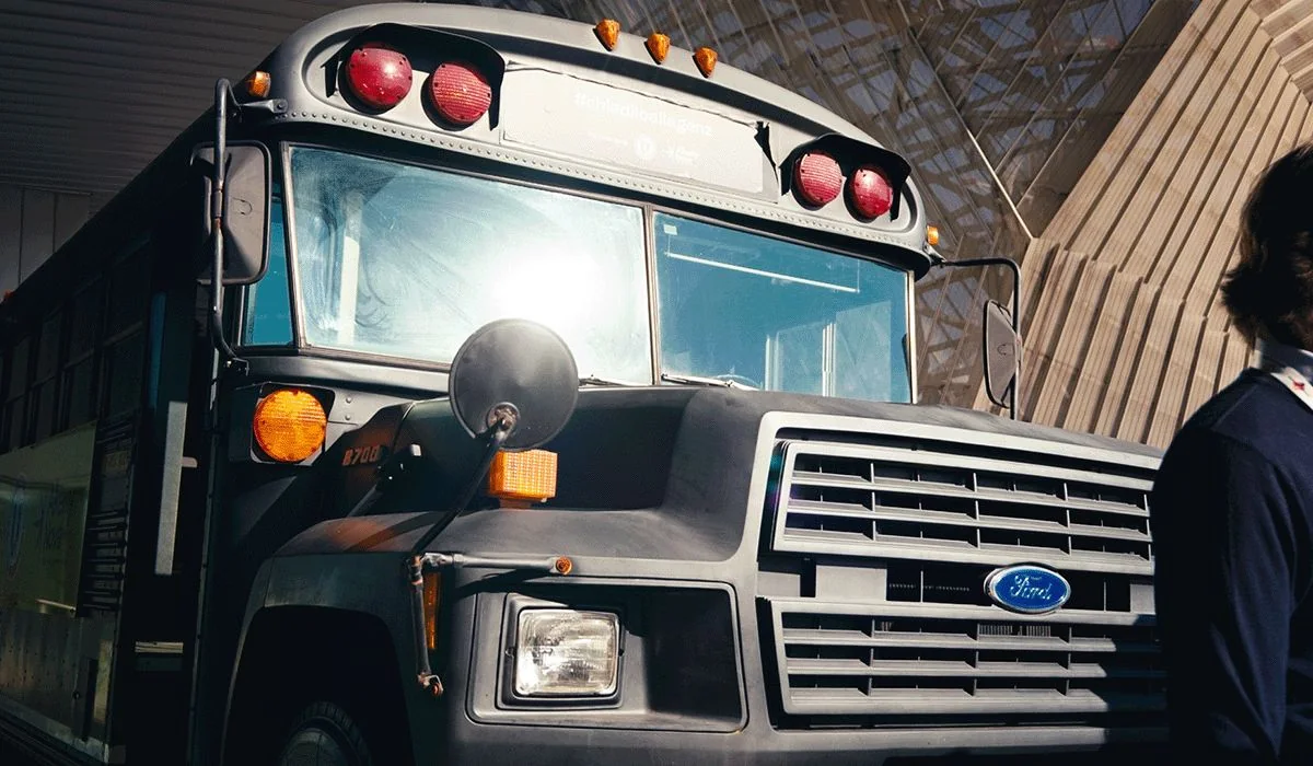 Joe Bus brandizzato in tour